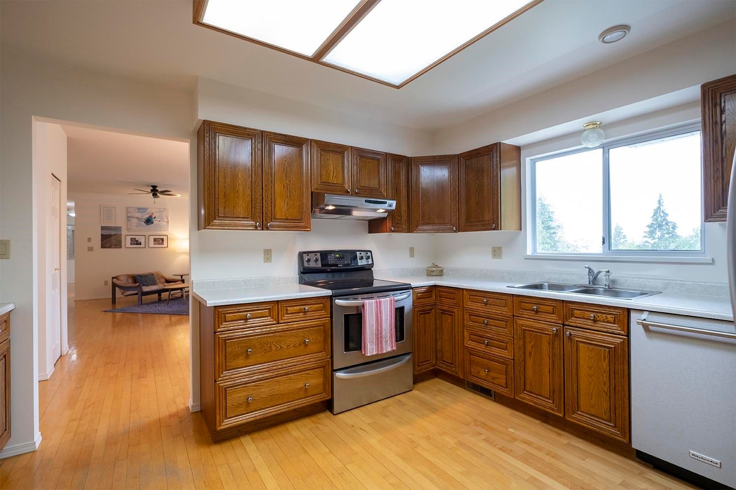 Listing Image 14