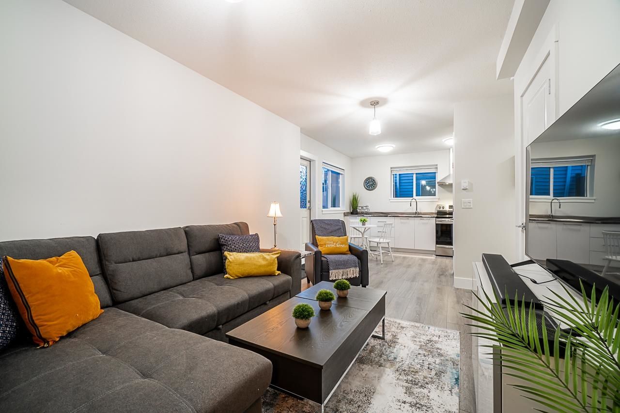 Listing Image 19