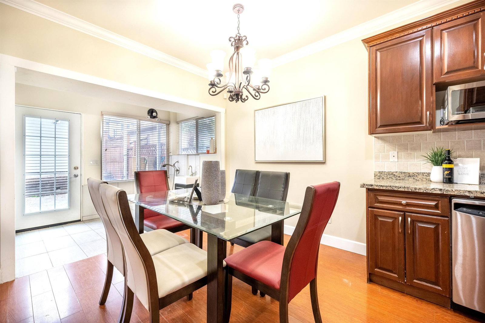 Listing Image 5