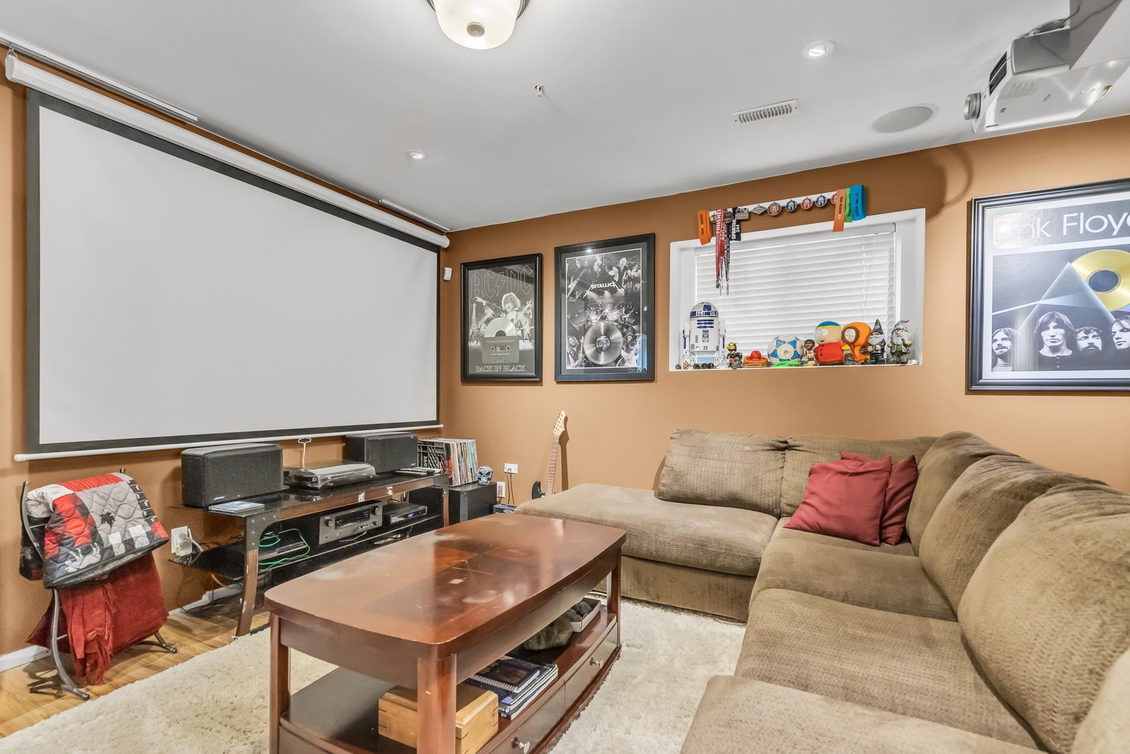 Listing Image 22