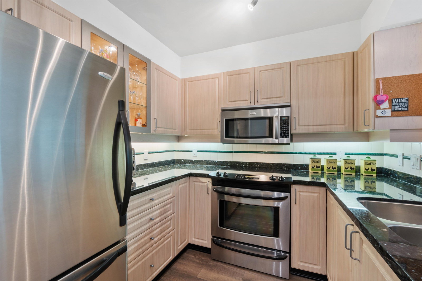 Listing Image 12