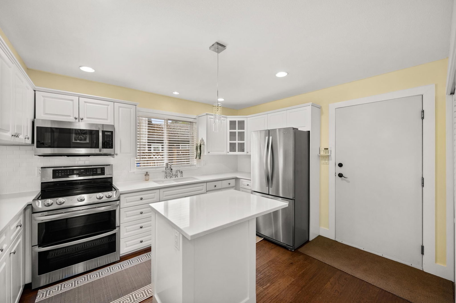 Listing Image 14