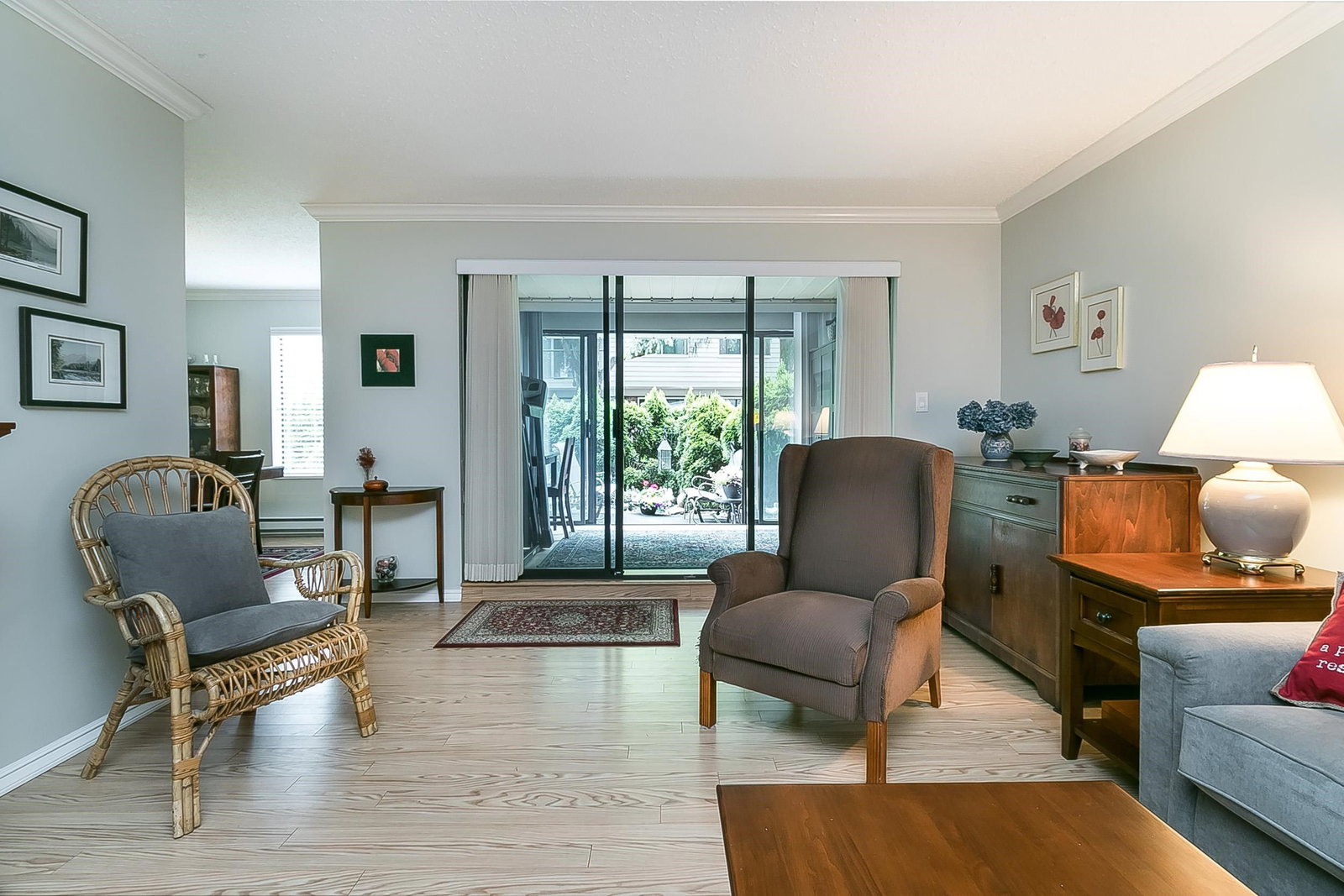 Listing Image 8