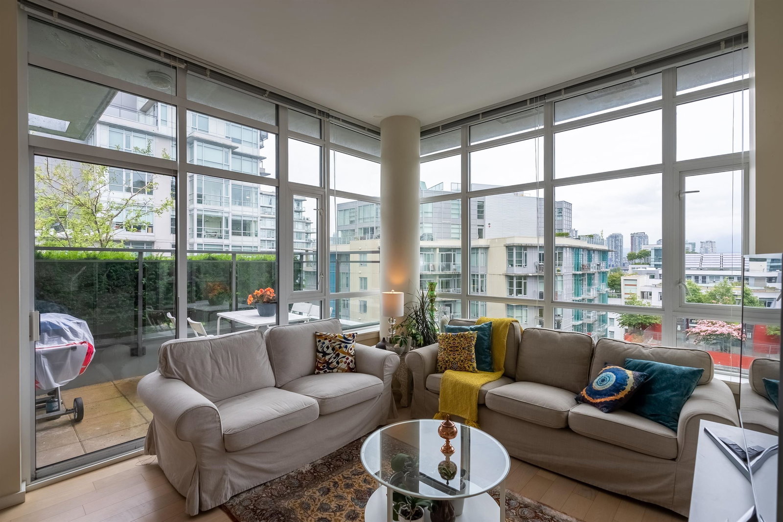 Listing Image 11