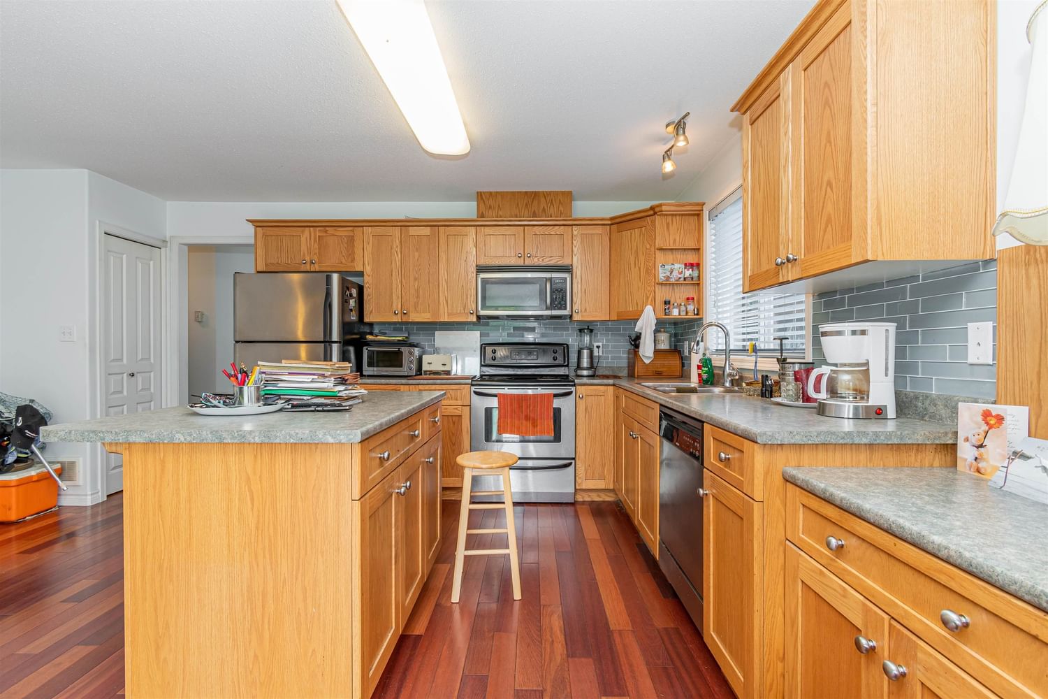 Listing Image 9