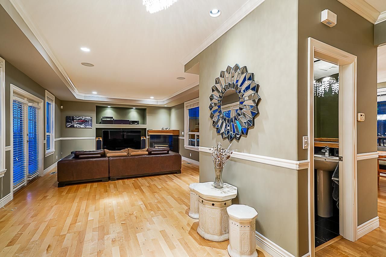Listing Image 3