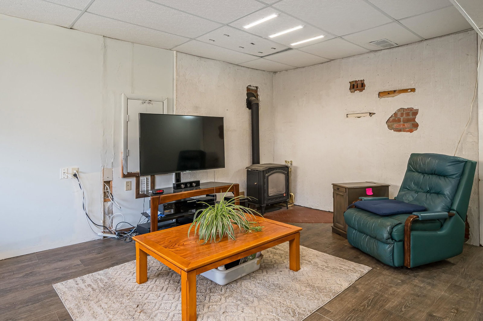 Listing Image 12