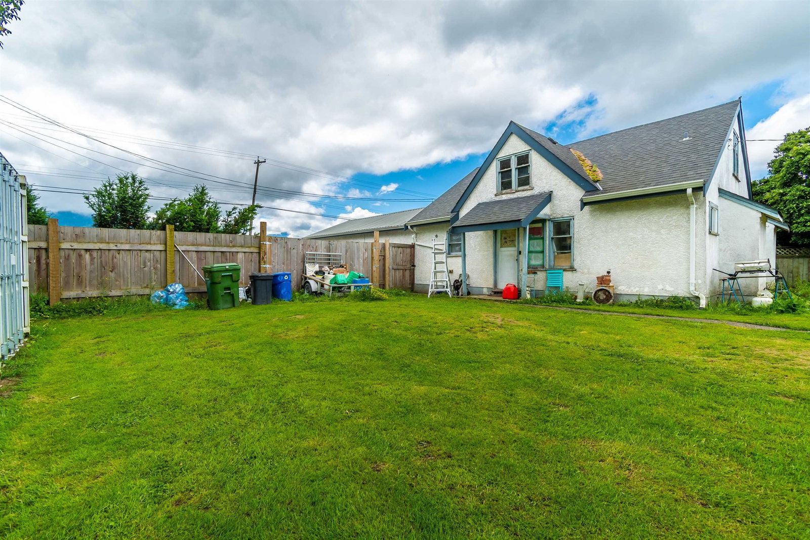 Listing Image 4