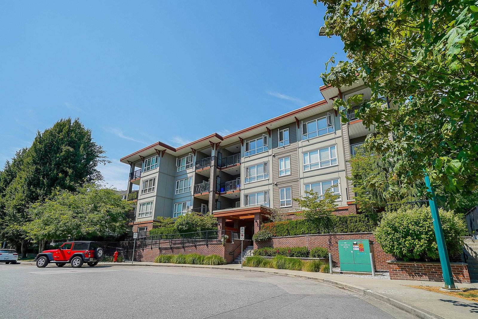 Listing Image 3