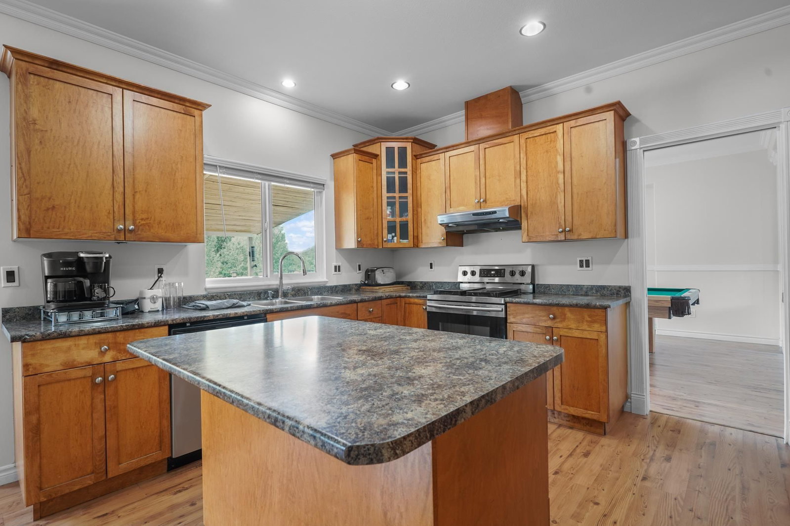 Listing Image 7