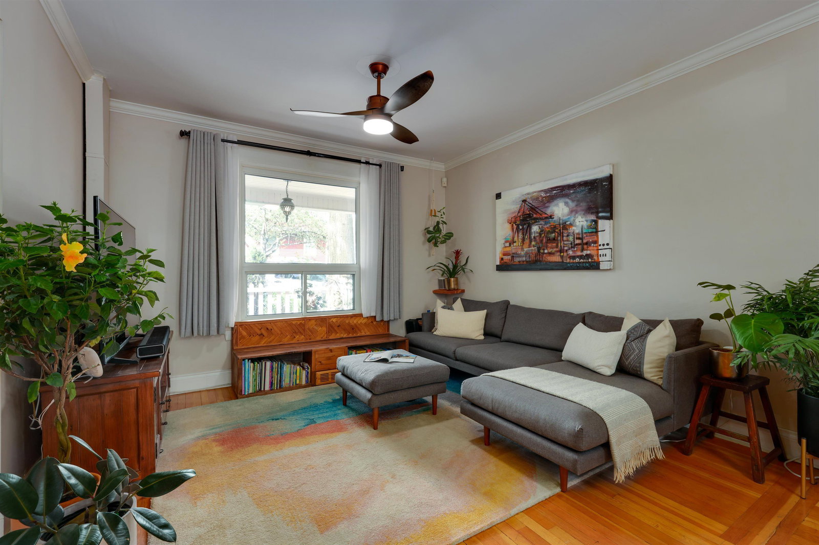 Listing Image 5