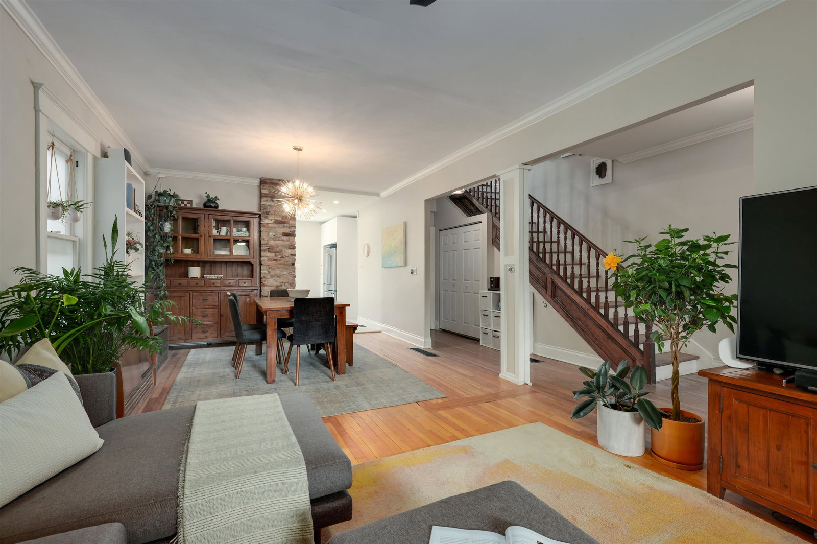 Listing Image 6