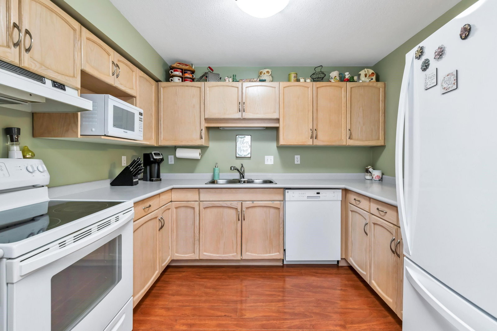 Listing Image 10
