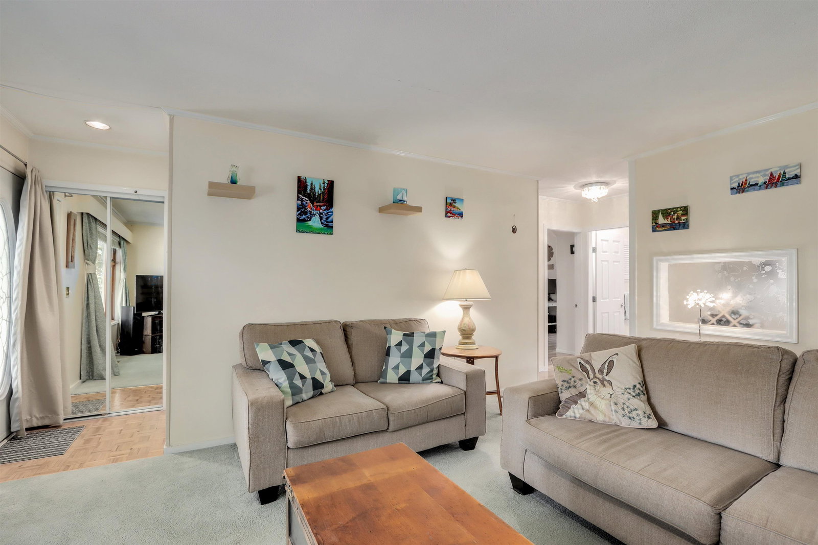 Listing Image 8
