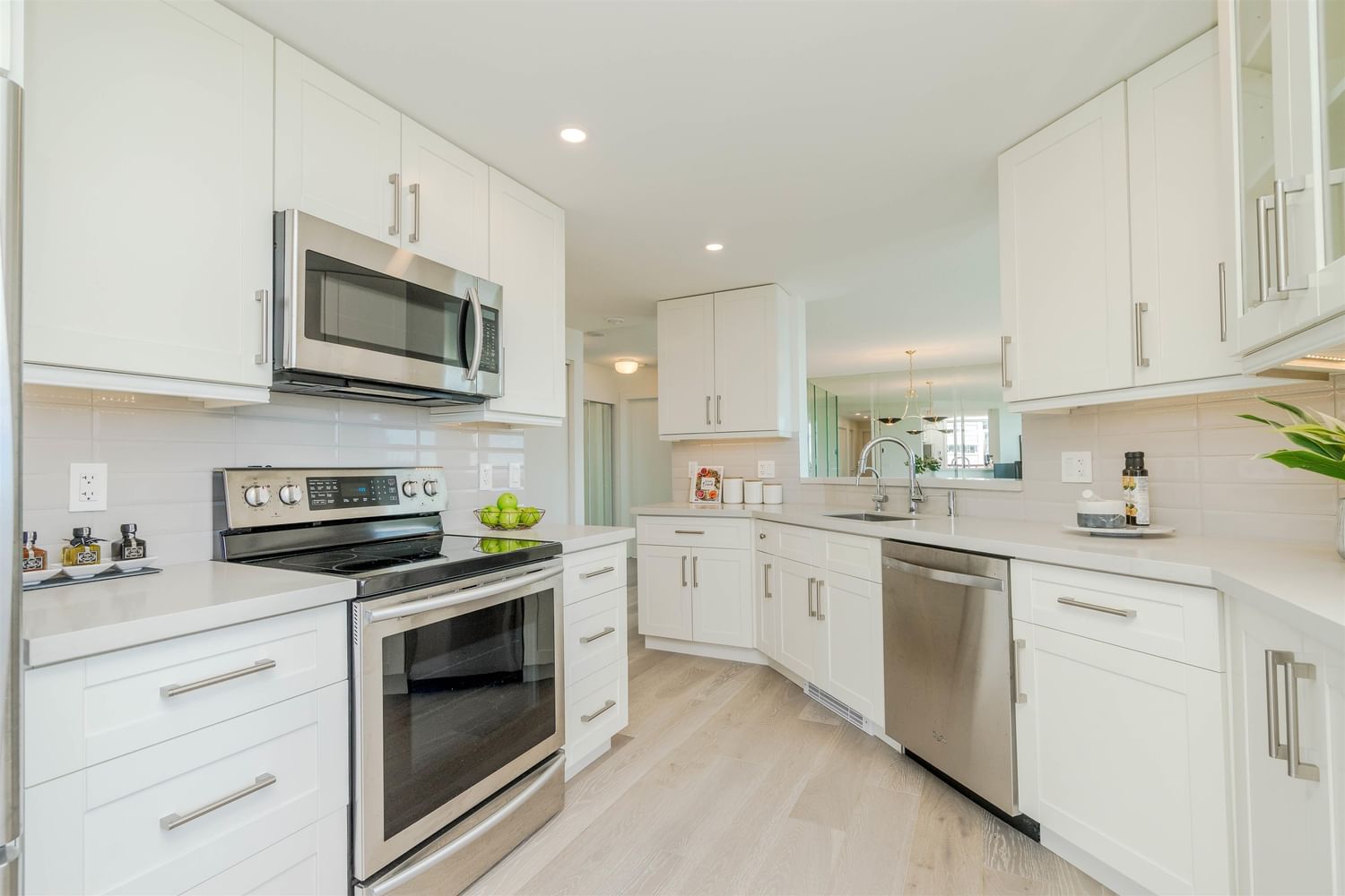 Listing Image 13