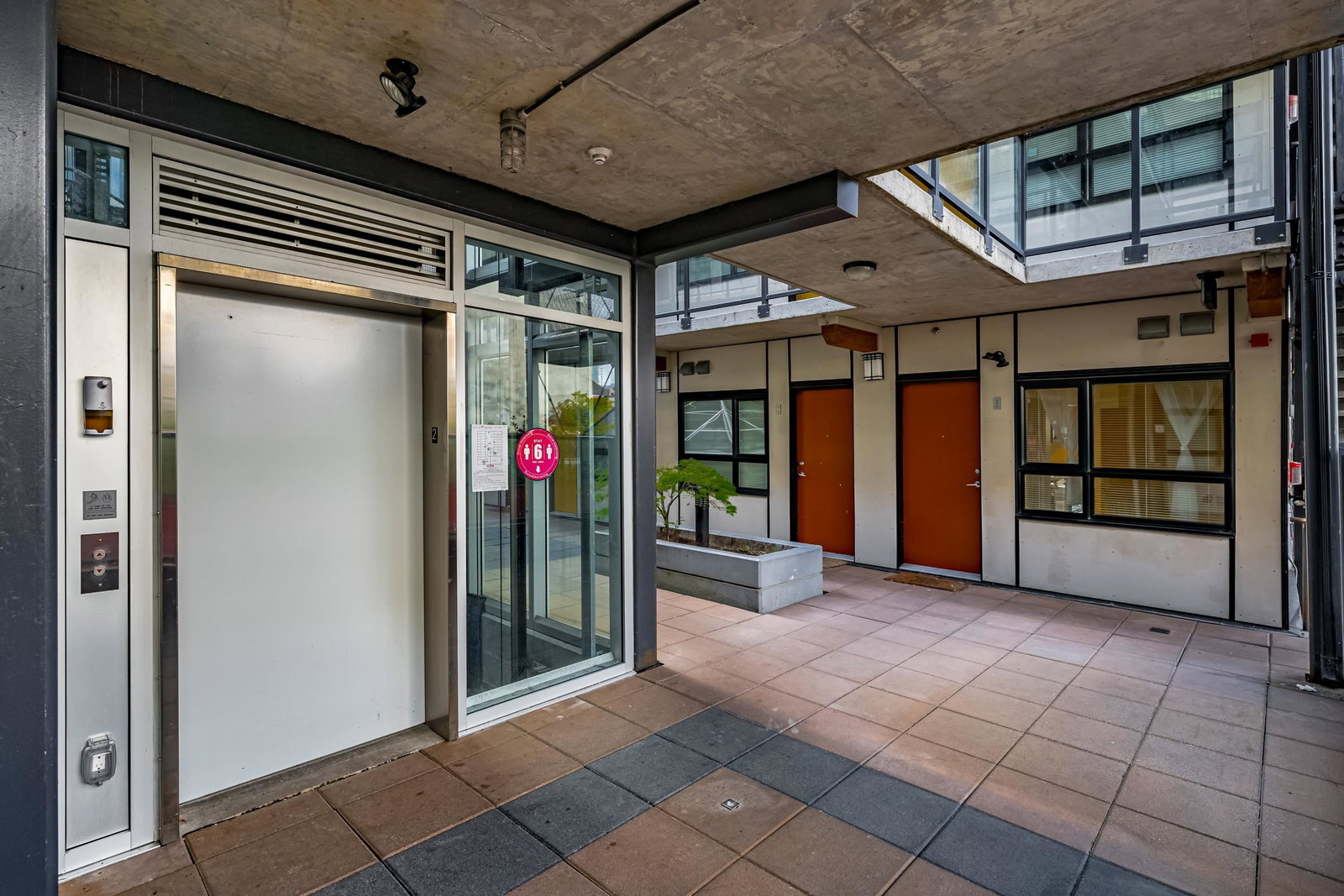 Listing Image 2