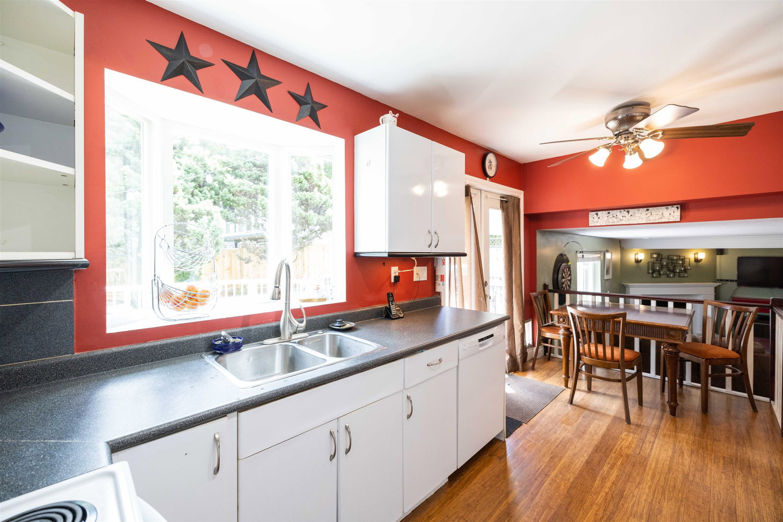 Listing Image 10