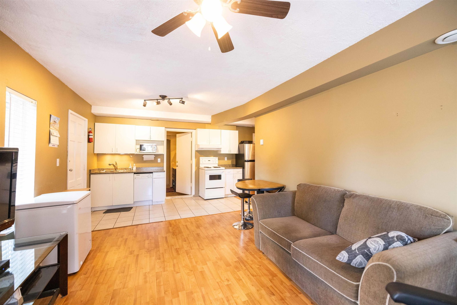 Listing Image 15