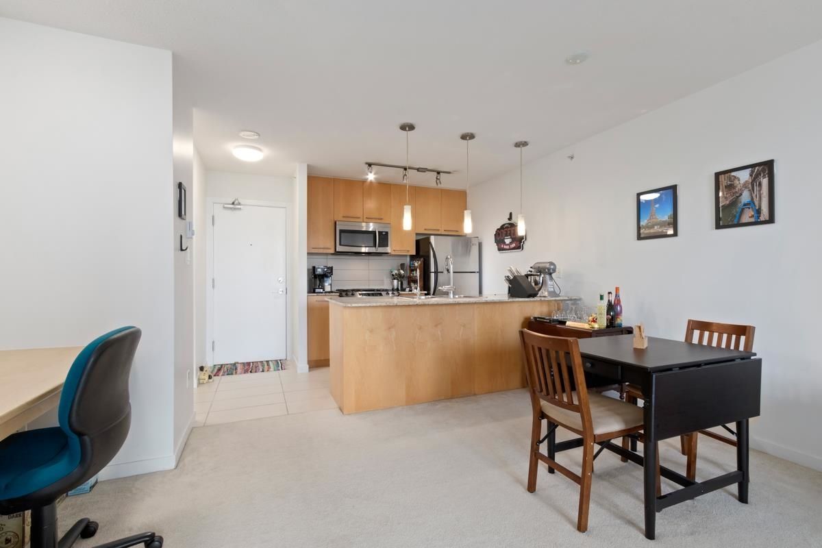 Listing Image 8