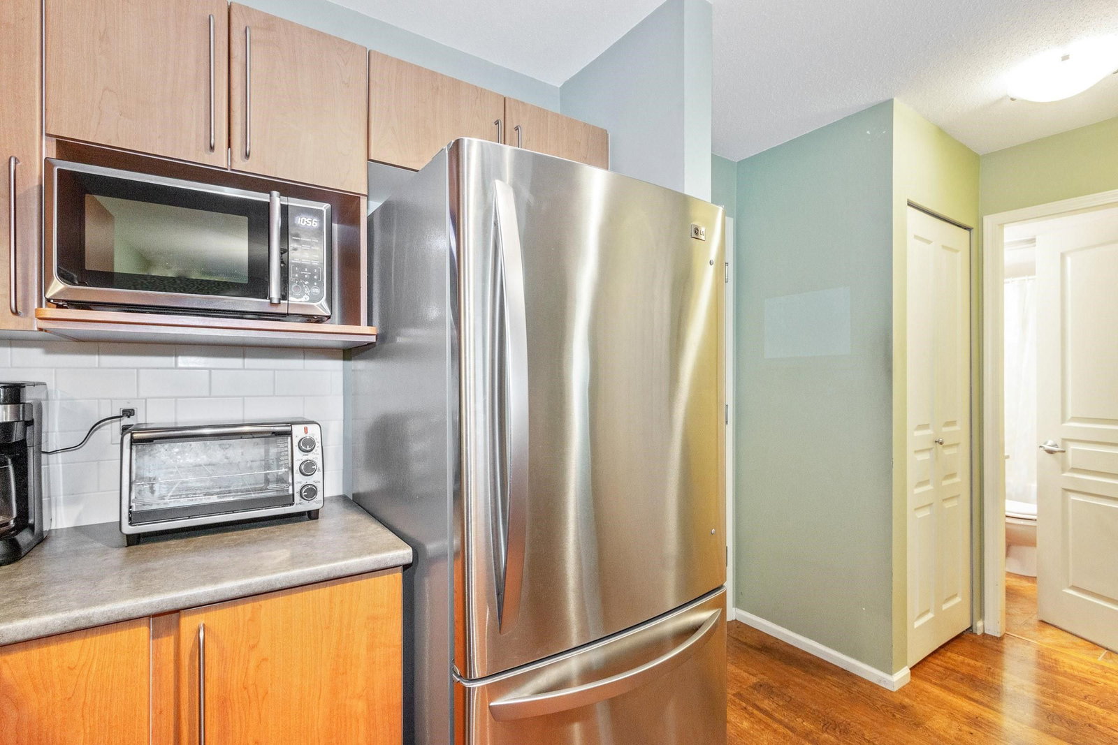 Listing Image 11