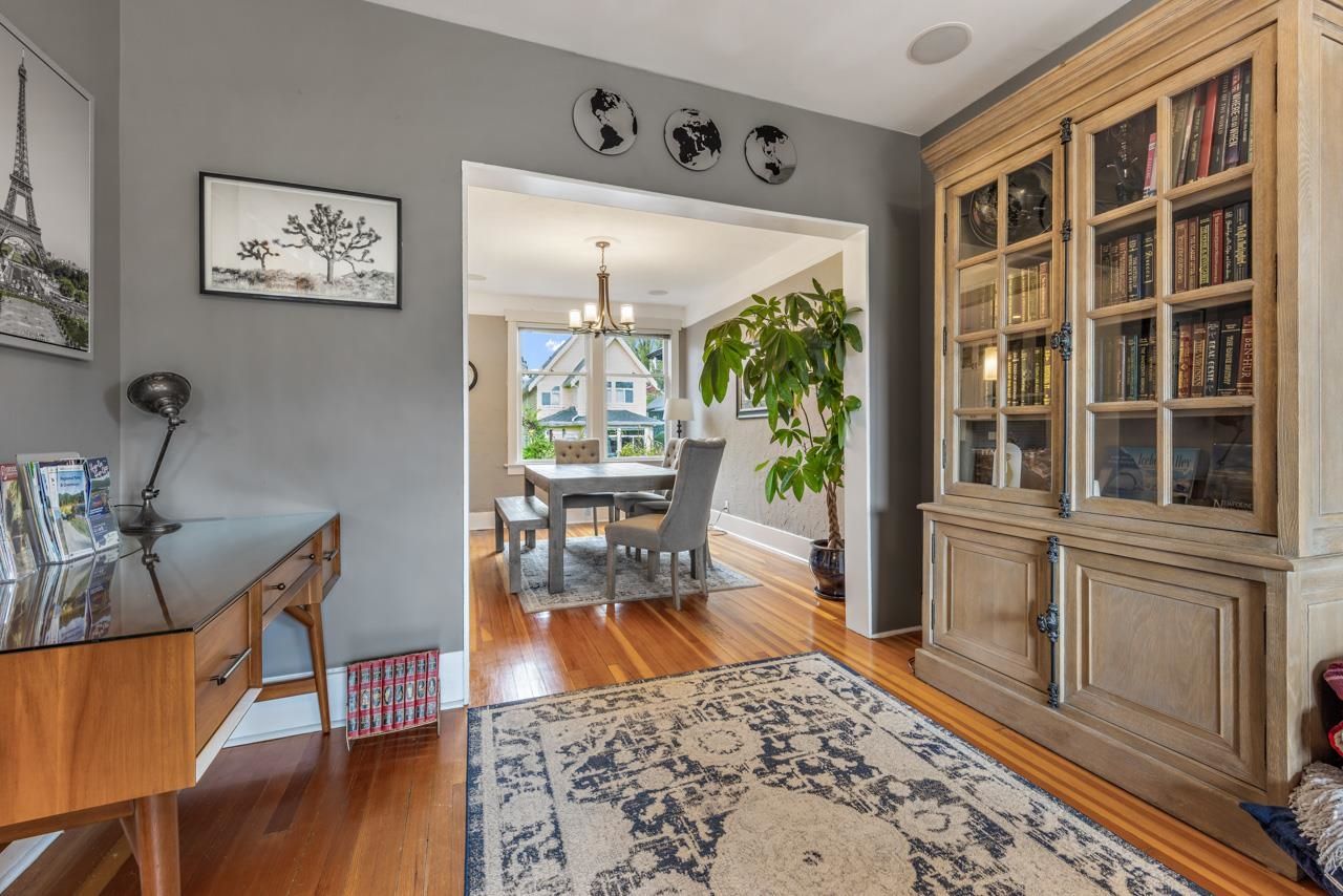 Listing Image 11