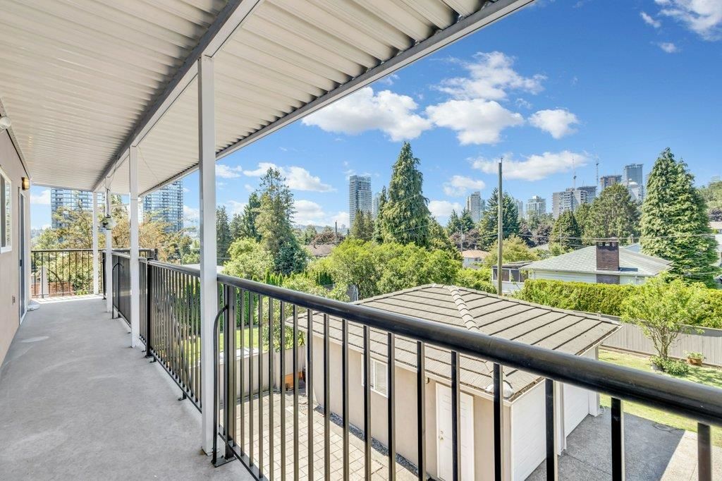 Listing Image 8