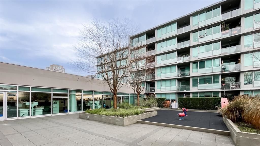Listing Image 11