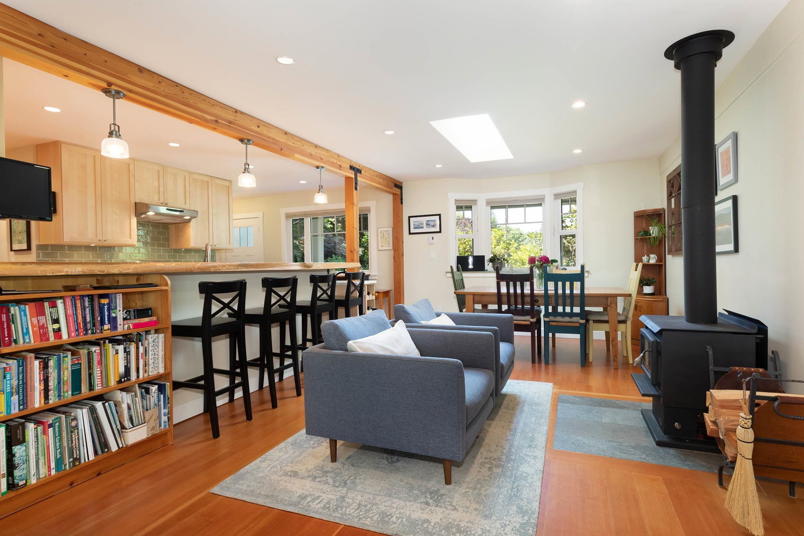 Listing Image 14