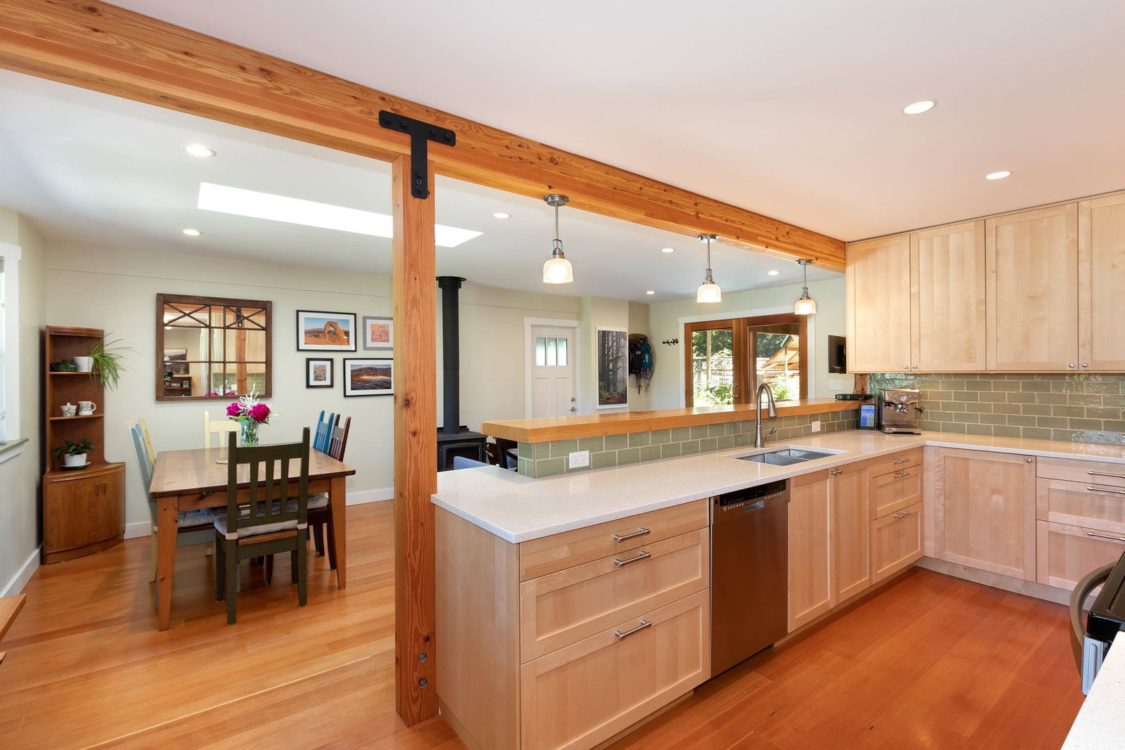 Listing Image 8