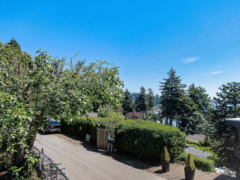 3575 Sunset Lane, West Vancouver, V7V 0A9 | Image 3