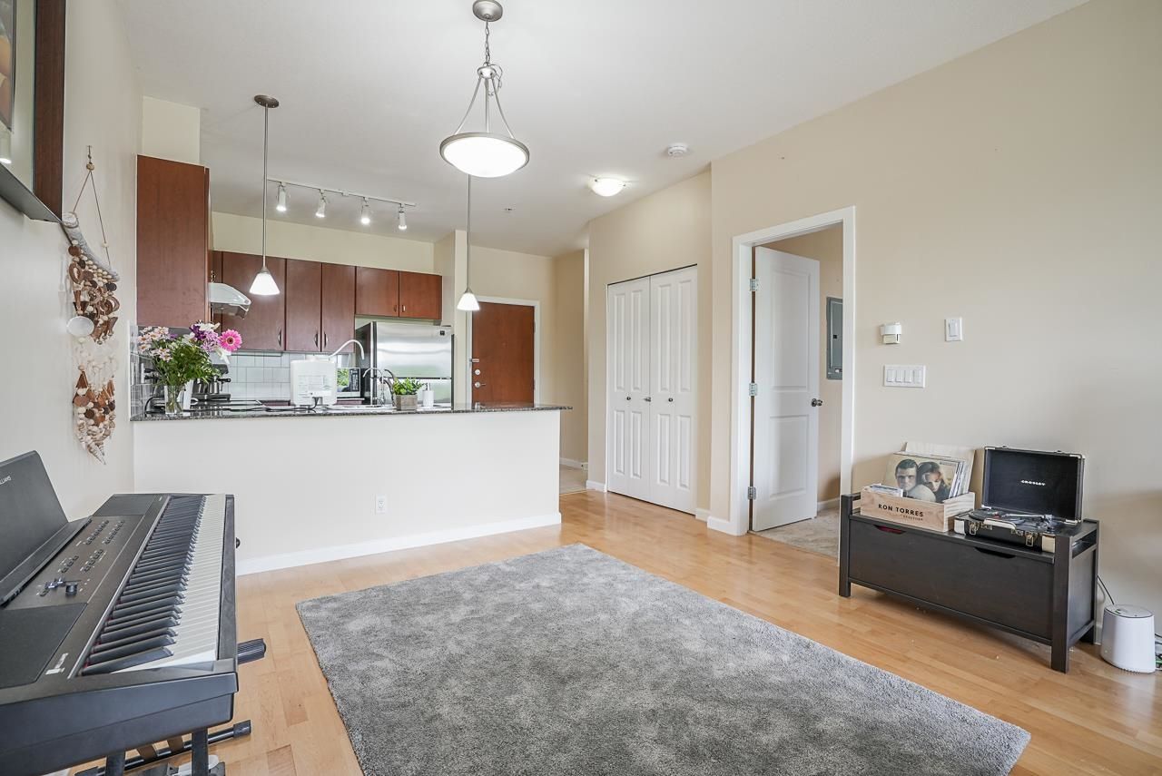 Listing Image 18