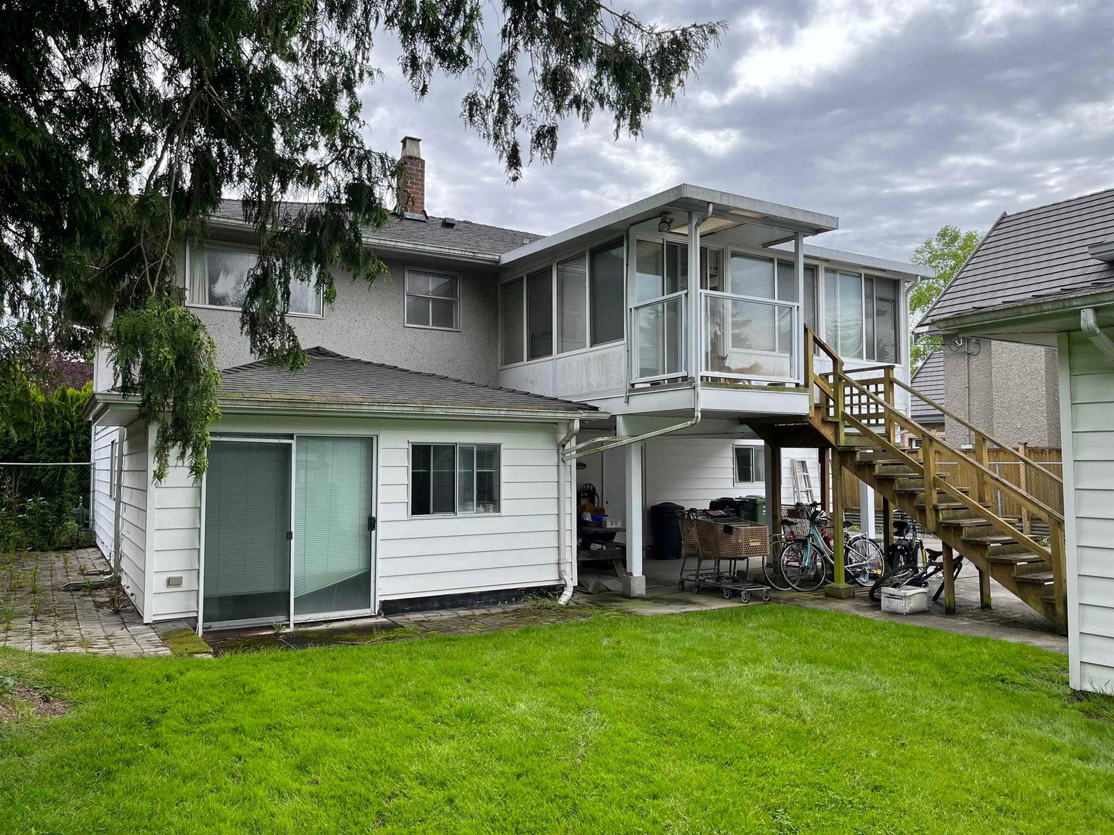Listing photo 3