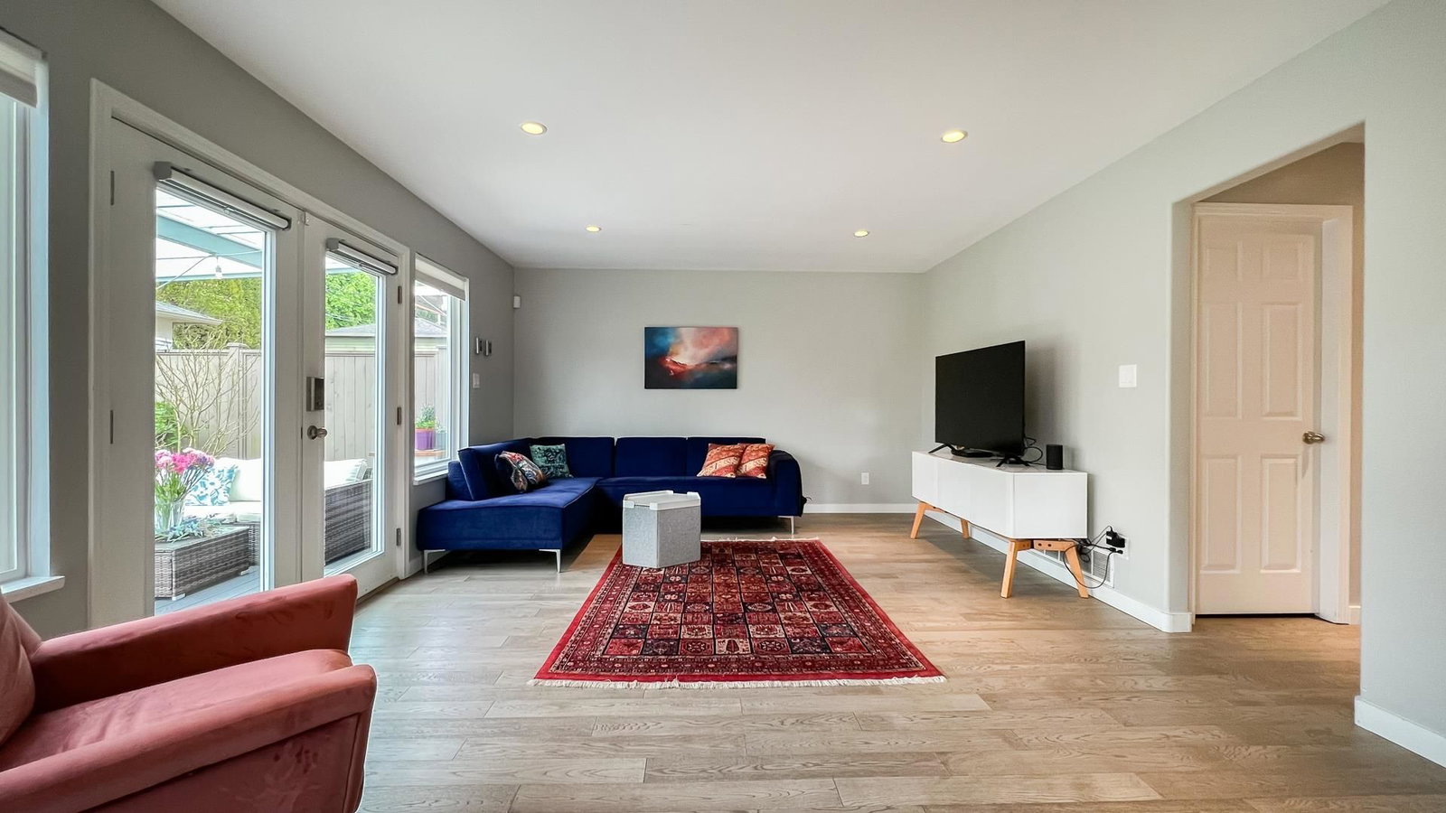 Listing Image 5