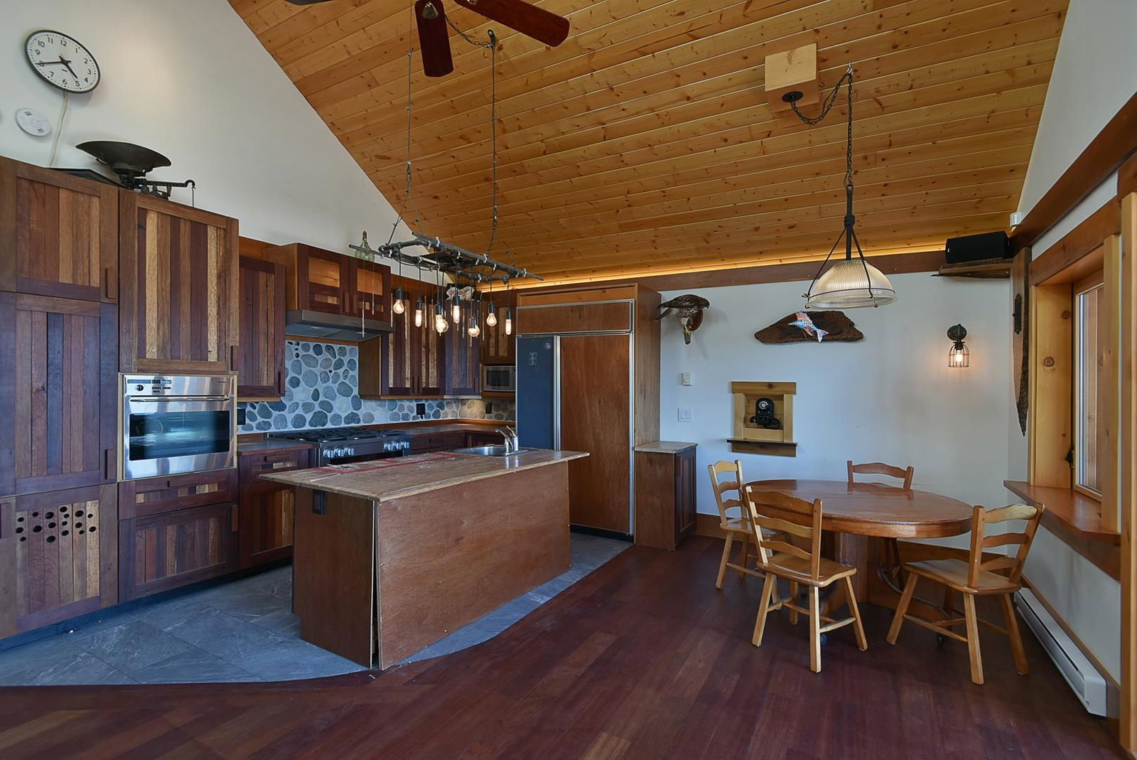 Listing Image 9
