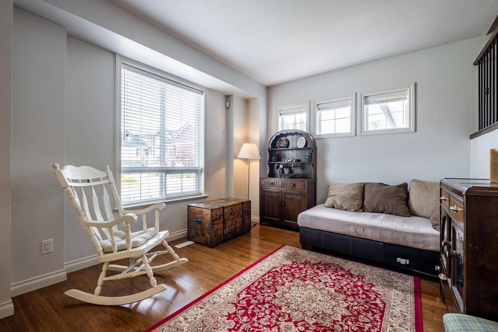 Listing Image 11