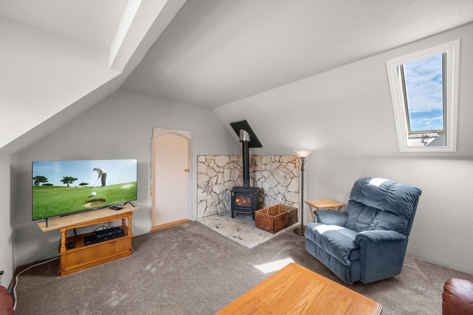 Listing Image 19