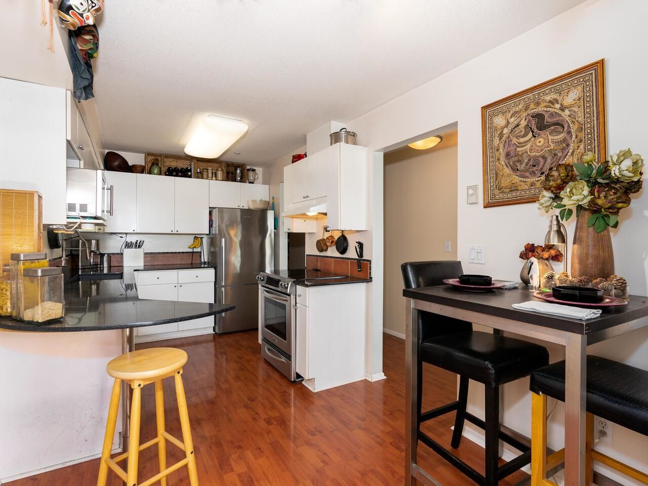 Listing Image 6