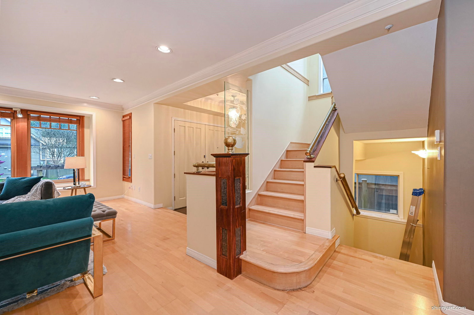 Listing Image 9