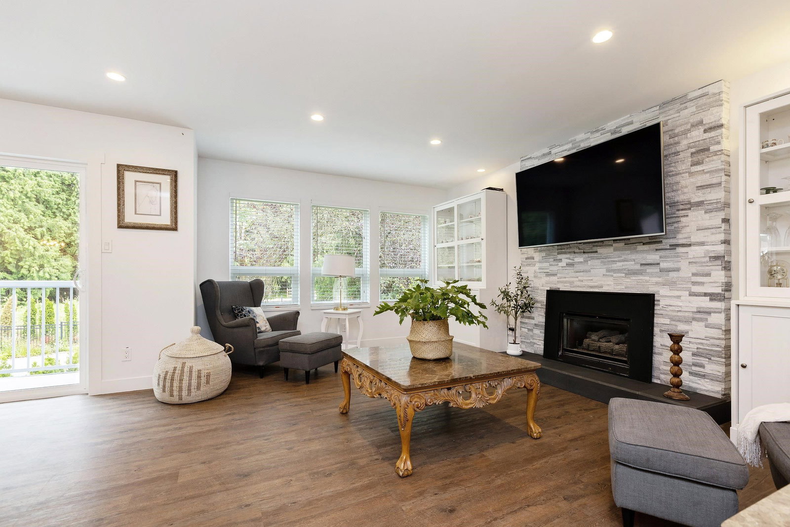 Listing Image 5