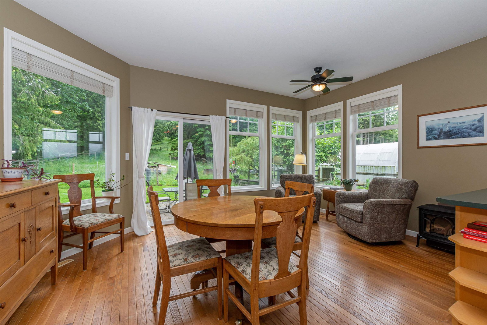 Listing Image 10