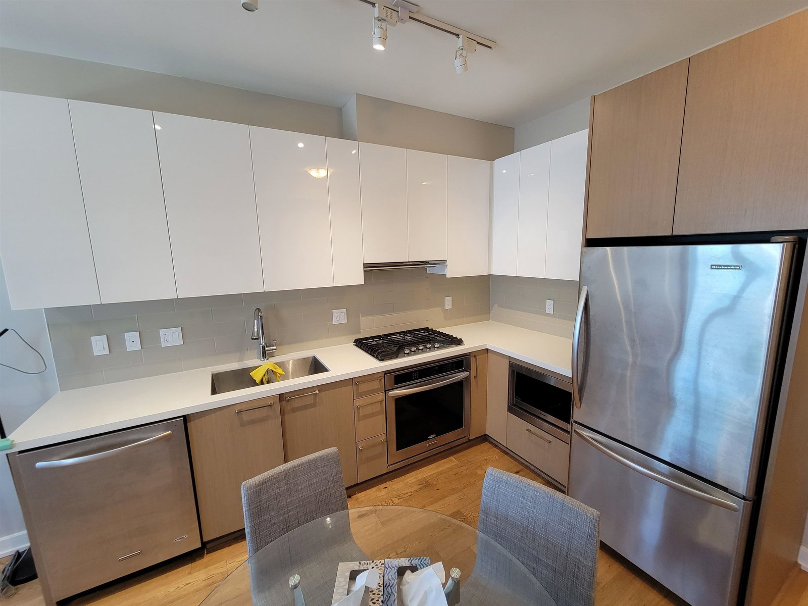 Listing Image 1