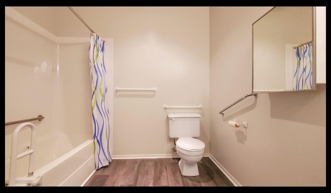 Listing Image 11