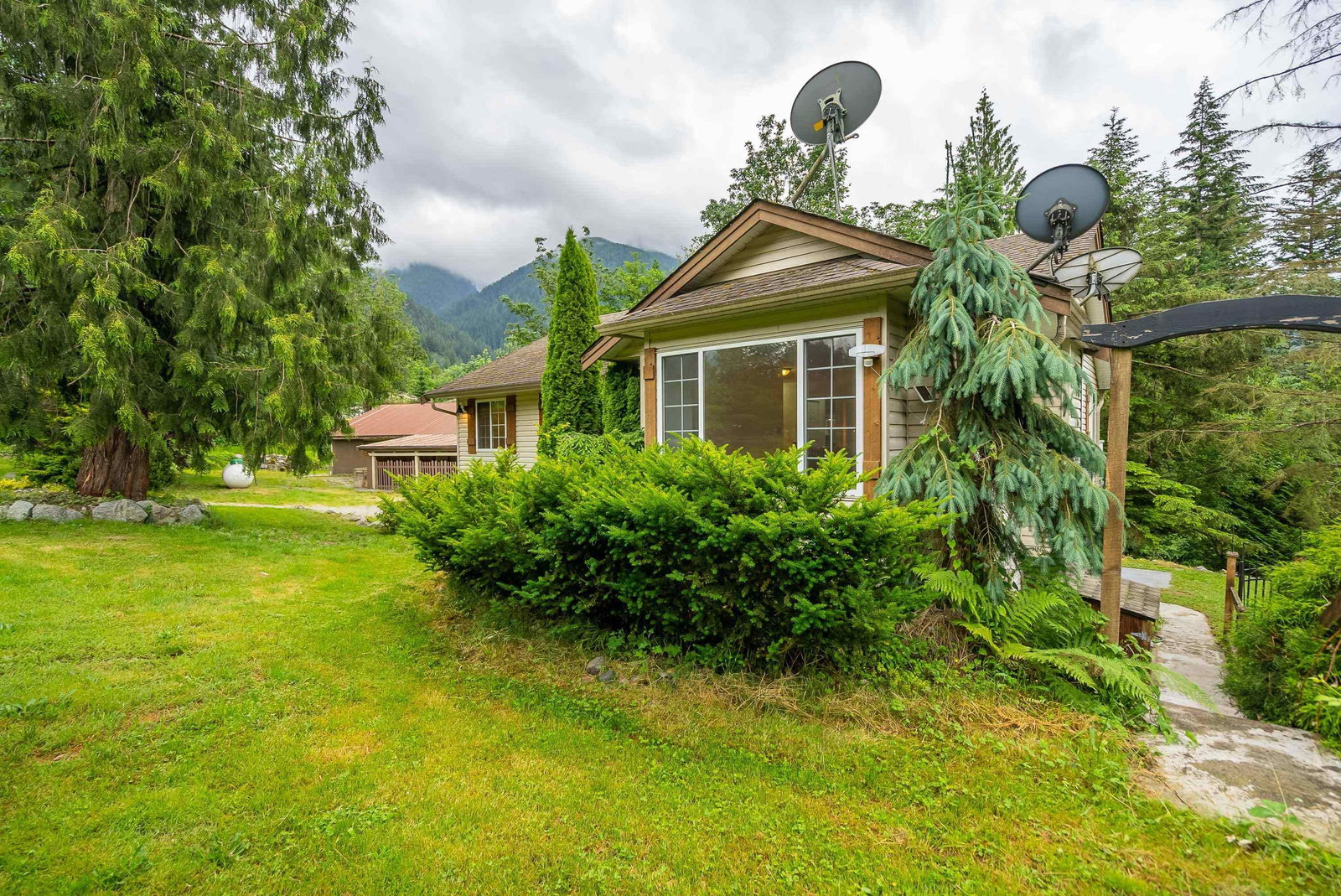 Listing Image 1