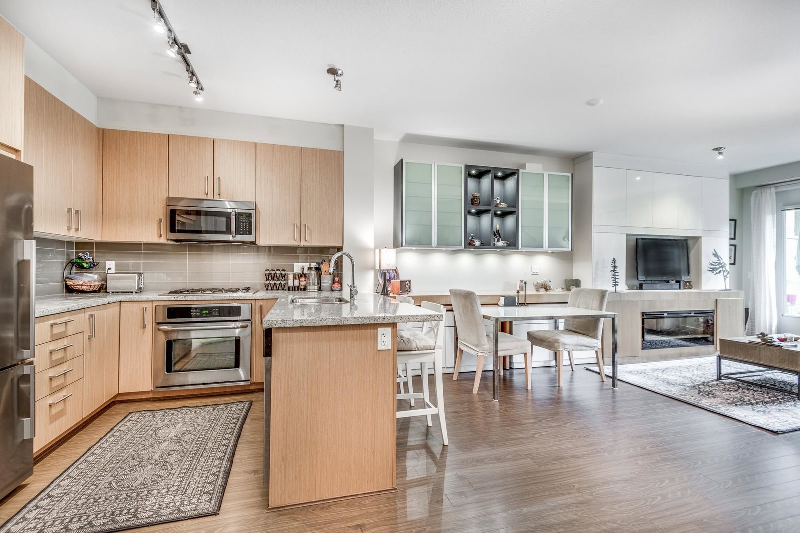 Listing Image 9