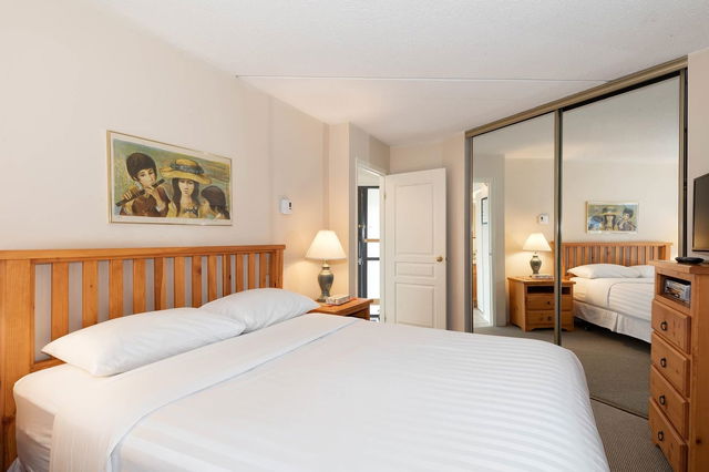2F - 2561 Tricouni Place
