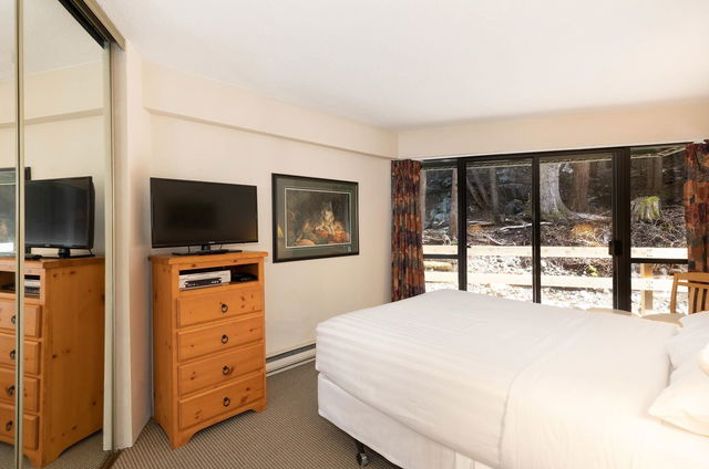 2F - 2561 Tricouni Place