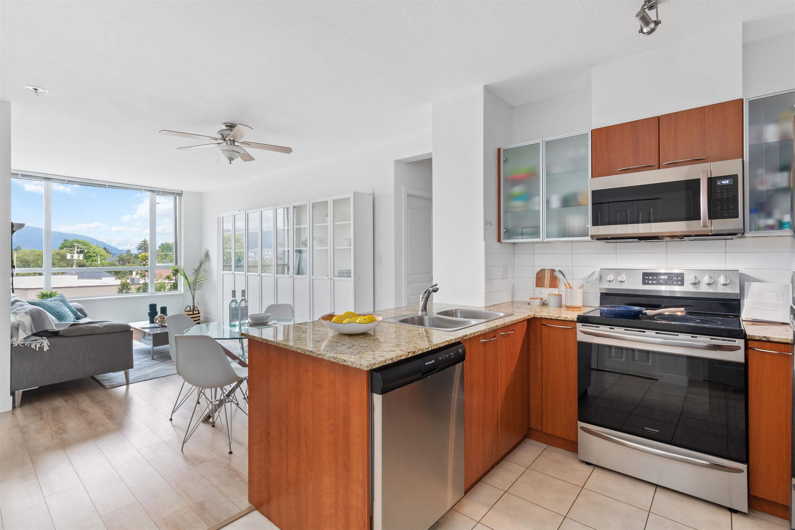 Listing Image 9