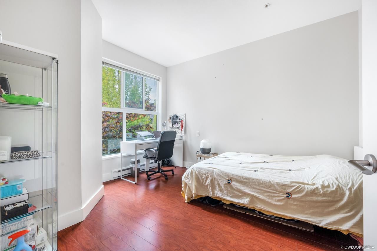 Listing Image 16