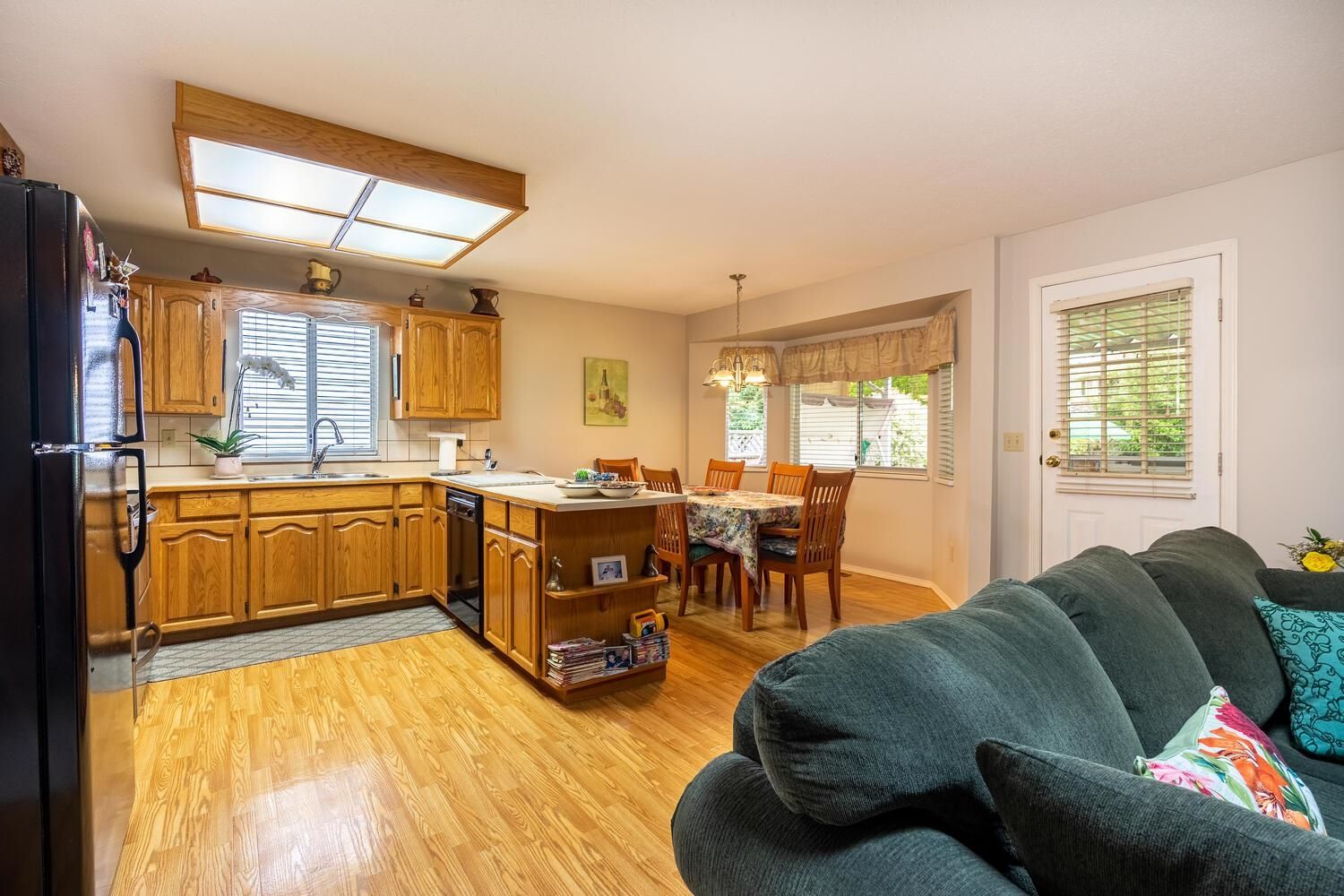 Listing Image 9