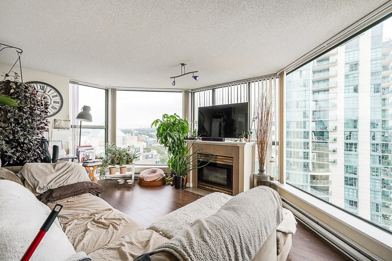 Listing Image 11